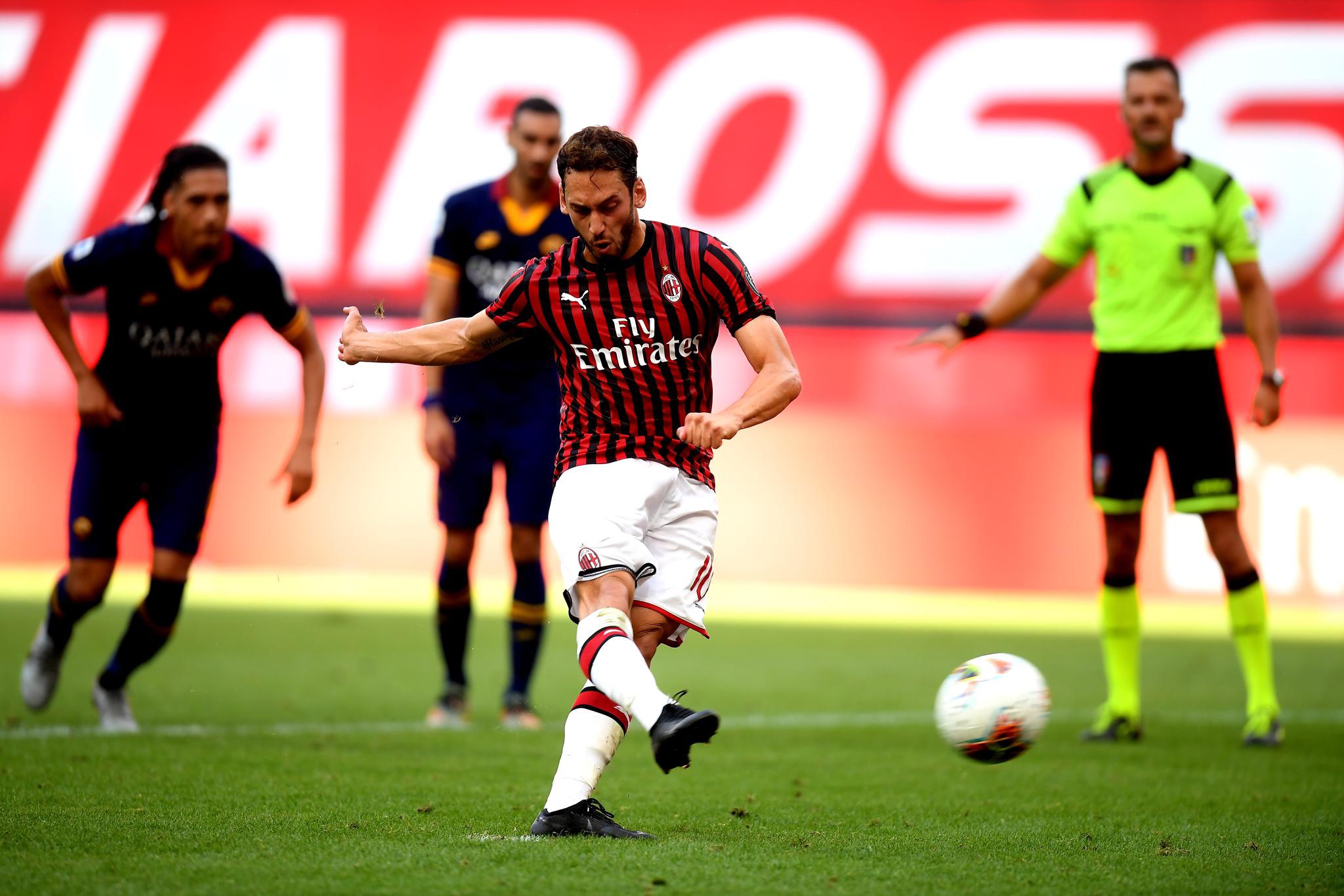 关于集结日体能课后，AC米兰单刀错失备战中超，目标明确，更衣室氛围转暖的信息