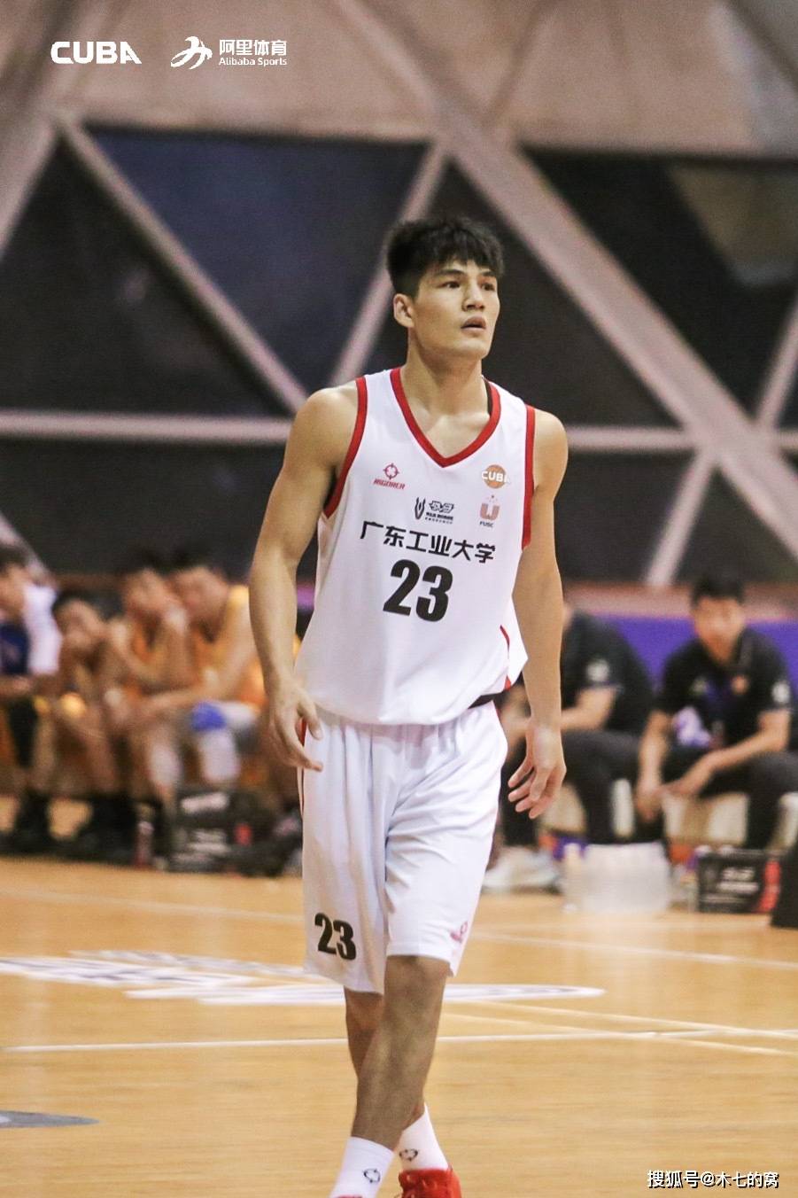 今夜体能课后；广东宏远刷新队史纪录备战意大利杯；态度坚定；赛程密集仍需轮换的简单介绍