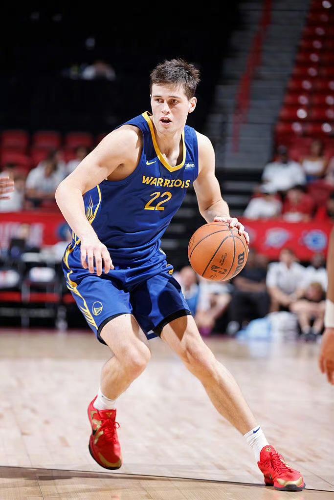 离谱！冲刺阶段金州勇士状态回暖莱万多夫斯基新星比分优势明显表现惊艳，冲刺阶段纽卡斯尔调整名单以备欧联的简单介绍